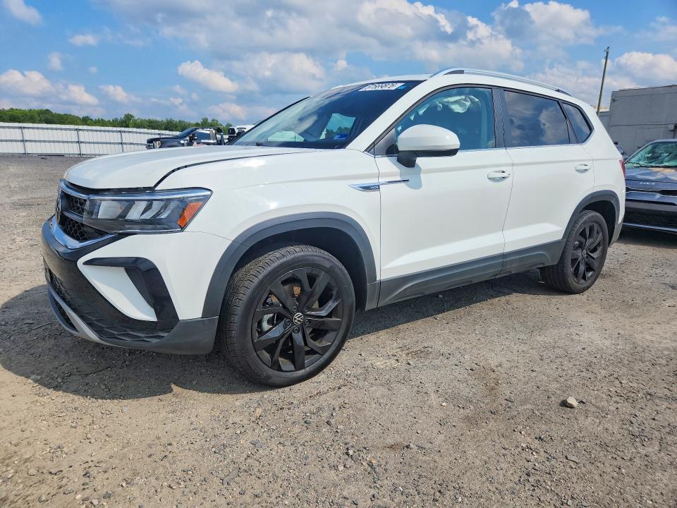 Продаж на аукціоні авто 2022 Volkswagen Taos, vin: 3VVPX7B25NM038752, номер лоту: 60589876