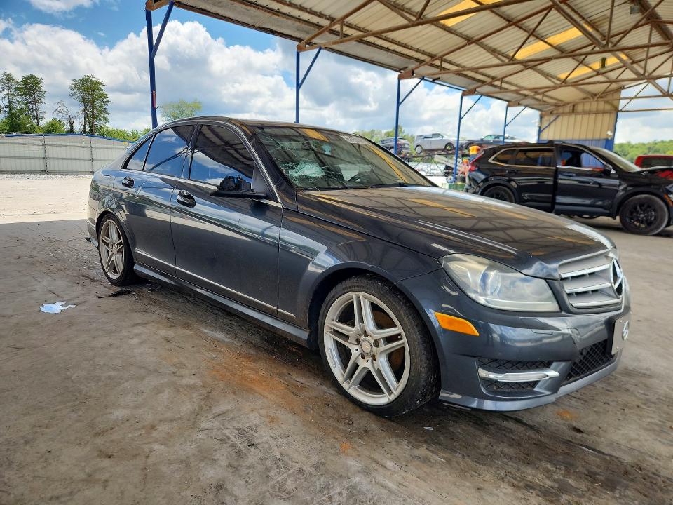 2013 Mercedes-benz C მანქანა იყიდება აუქციონზე, vin: WDDGF4HB9DA746267, აუქციონის ნომერი: 62120606