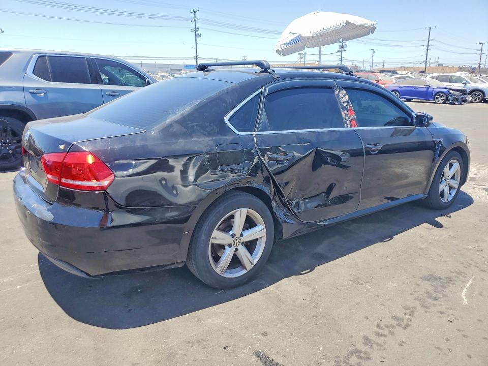 2013 Volkswagen Passat მანქანა იყიდება აუქციონზე, vin: 1VWBP7A3XDC120752, აუქციონის ნომერი: 61556426