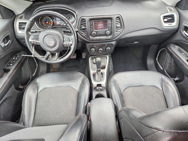 62034376 :رقم المزاد ، 3C4NJDBBXJT161565 vin ، 2018 Jeep Compass مزاد بيع