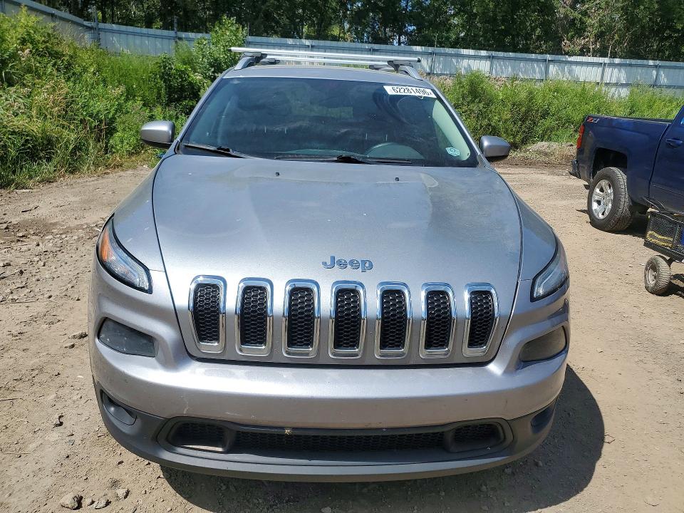 62281496 :رقم المزاد ، 1C4PJLCB4GW374225 vin ، 2016 Jeep Cherokee مزاد بيع