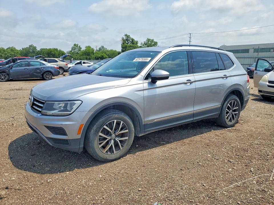 62575566 :رقم المزاد ، 3VV2B7AX8LM015596 vin ، 2020 Volkswagen Tiguan مزاد بيع