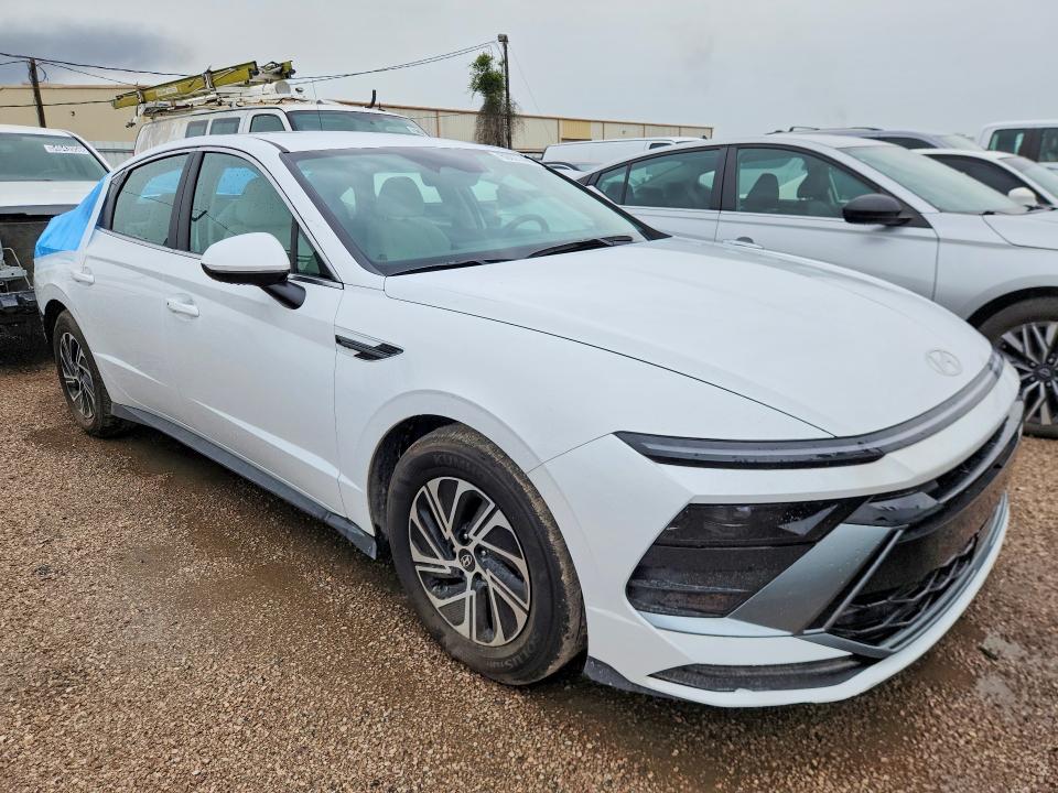 2026 Hyundai Sonata Hybrid მანქანა იყიდება აუქციონზე, vin: KMHL24JJ2TA142883, აუქციონის ნომერი: 60977486