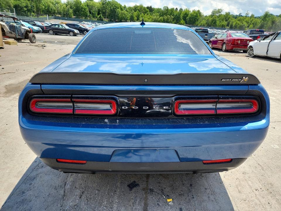 62161626 :رقم المزاد ، 2C3CDZFJ2NH137387 vin ، 2022 Dodge Challenger مزاد بيع