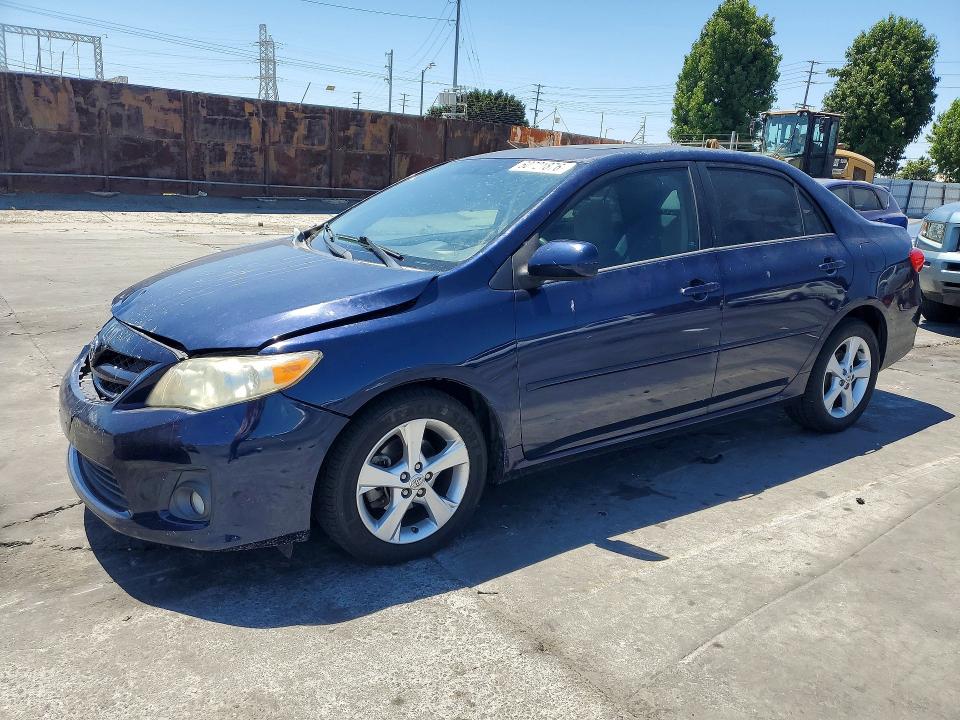 60721876 :رقم المزاد ، 5YFBU4EE0CP008053 vin ، 2012 Toyota Corolla مزاد بيع