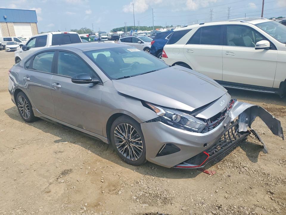 2023 Kia Forte მანქანა იყიდება აუქციონზე, vin: 3KPF54AD0PE645673, აუქციონის ნომერი: 62023076