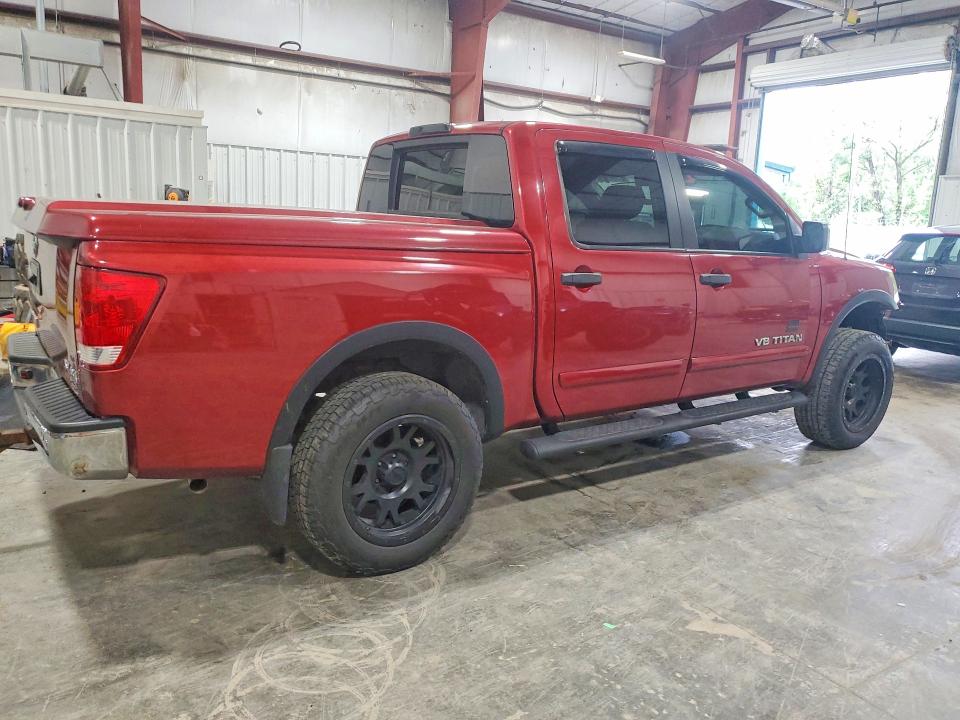 61695296 :رقم المزاد ، 1N6AA0EC2FN501825 vin ، 2015 Nissan Titan مزاد بيع