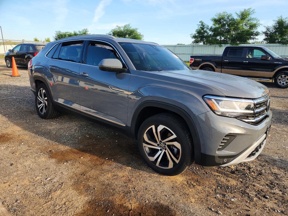 2021 Volkswagen Atlas Cross Sport მანქანა იყიდება აუქციონზე, vin: 1V2TE2CA1MC203304, აუქციონის ნომერი: 61097036