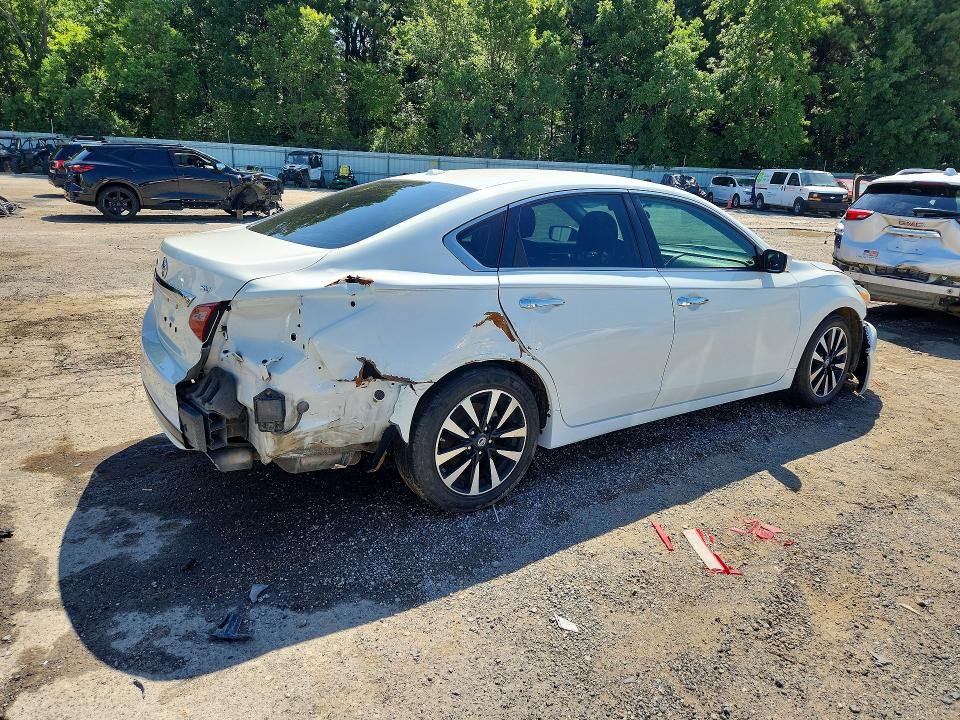 Продаж на аукціоні авто 2018 Nissan Altima, vin: 1N4AL3AP7JC179247, номер лоту: 62424566