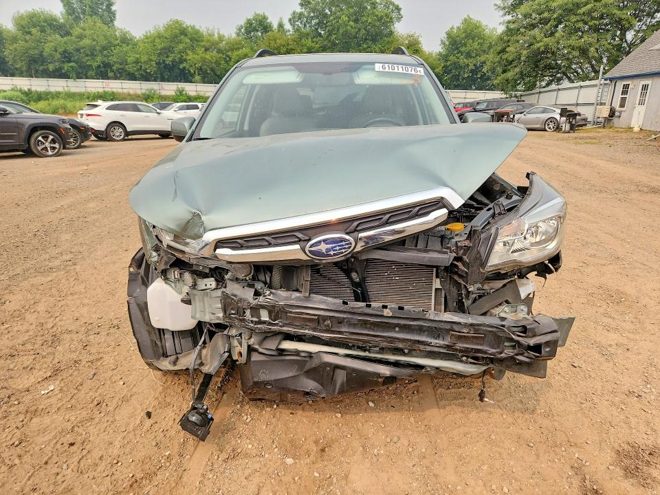 2017 Subaru Forester მანქანა იყიდება აუქციონზე, vin: JF2SJAJC5HH460435, აუქციონის ნომერი: 61011076