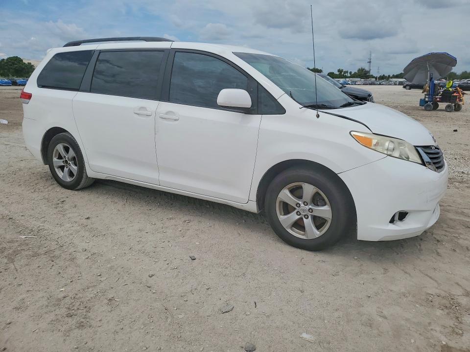 2011 Toyota Sienna მანქანა იყიდება აუქციონზე, vin: 5TDKK3DC1BS004759, აუქციონის ნომერი: 63595116