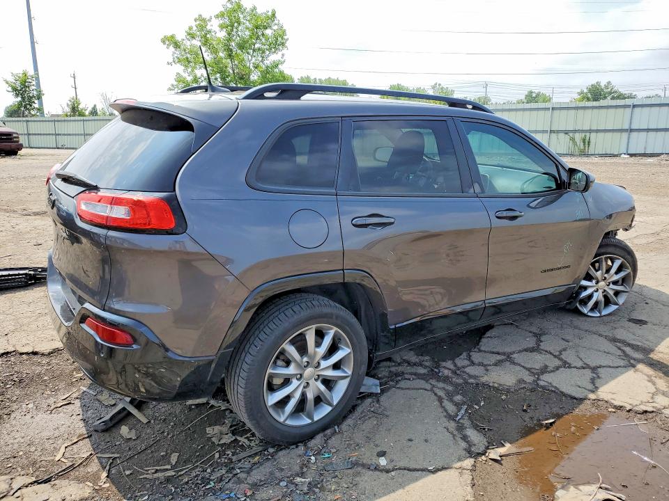 60388466 :رقم المزاد ، 1C4PJLCB2JD606291 vin ، 2018 Jeep Cherokee مزاد بيع