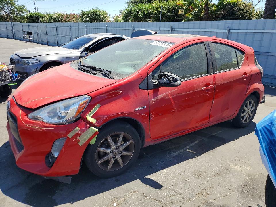 Auction sale of the 2015 Toyota Prius C, vin: JTDKDTB33F1107911, lot number: 62720196