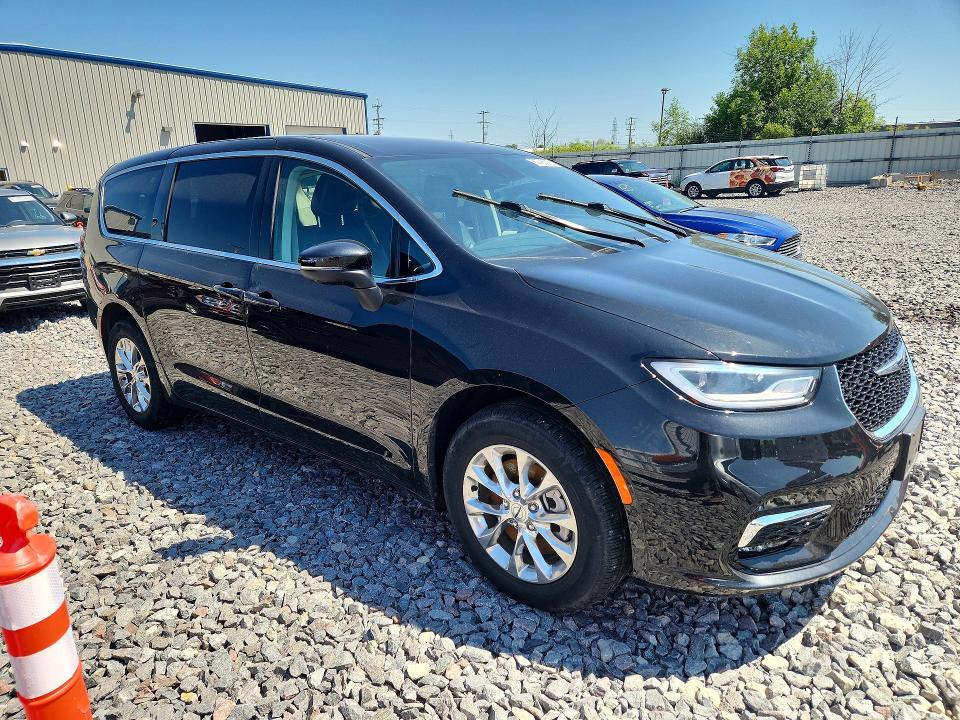 Auction sale of the 2023 Chrysler Pacifica, vin: 2C4RC3BGXPR545553, lot number: 60795016