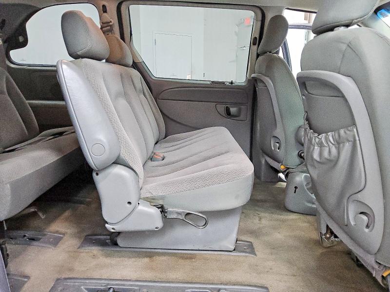 2006 Chrysler Town & Country მანქანა იყიდება აუქციონზე, vin: 1A4GP45R26B760527, აუქციონის ნომერი: 61109376