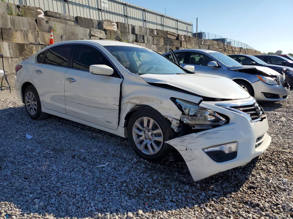 Продажа на аукционе авто 2015 Nissan Altima, vin: 1N4AL3AP1FN864078, номер лота: 61000186
