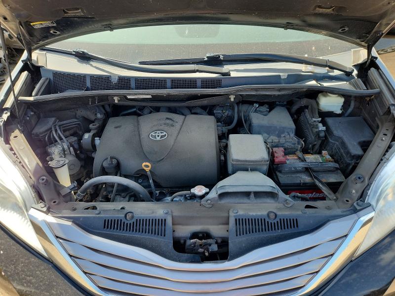 58946566 :رقم المزاد ، 5TDYZ3DC4HS831301 vin ، 2017 Toyota Sienna مزاد بيع
