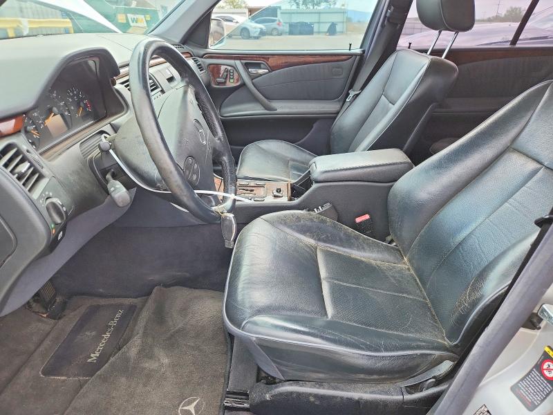 2000 Mercedes-benz E მანქანა იყიდება აუქციონზე, vin: WDBJF83J6YX034323, აუქციონის ნომერი: 61947786