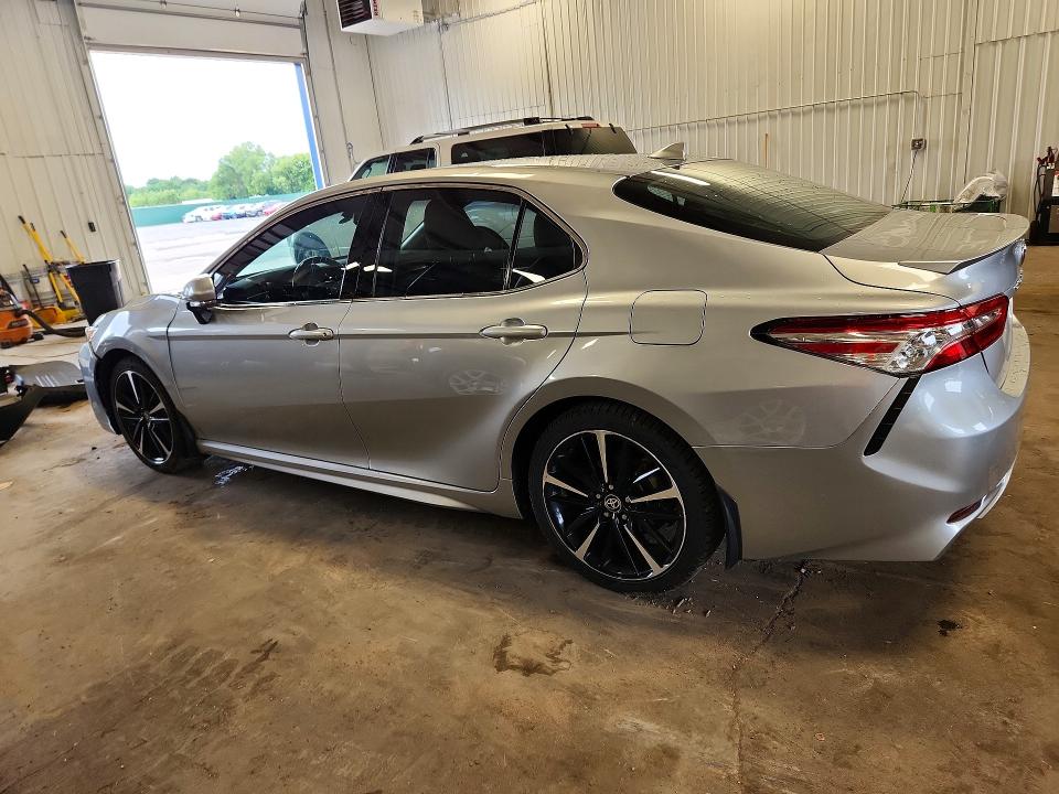 60263176 :رقم المزاد ، 4T1K61BKXLU006067 vin ، 2020 Toyota Camry مزاد بيع