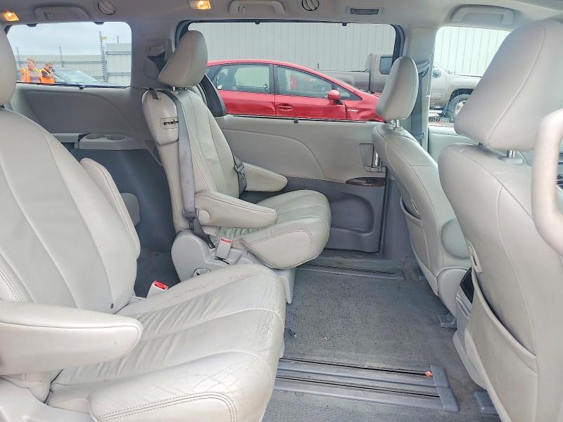 59246106 :رقم المزاد ، 5TDYK3DC8ES437526 vin ، 2014 Toyota Sienna مزاد بيع