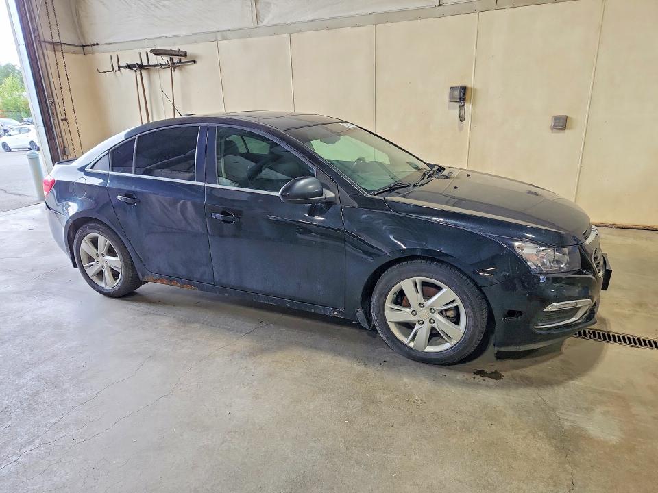 62142146 :رقم المزاد ، 1G1P75SZ3F7298944 vin ، 2015 Chevrolet Cruze مزاد بيع