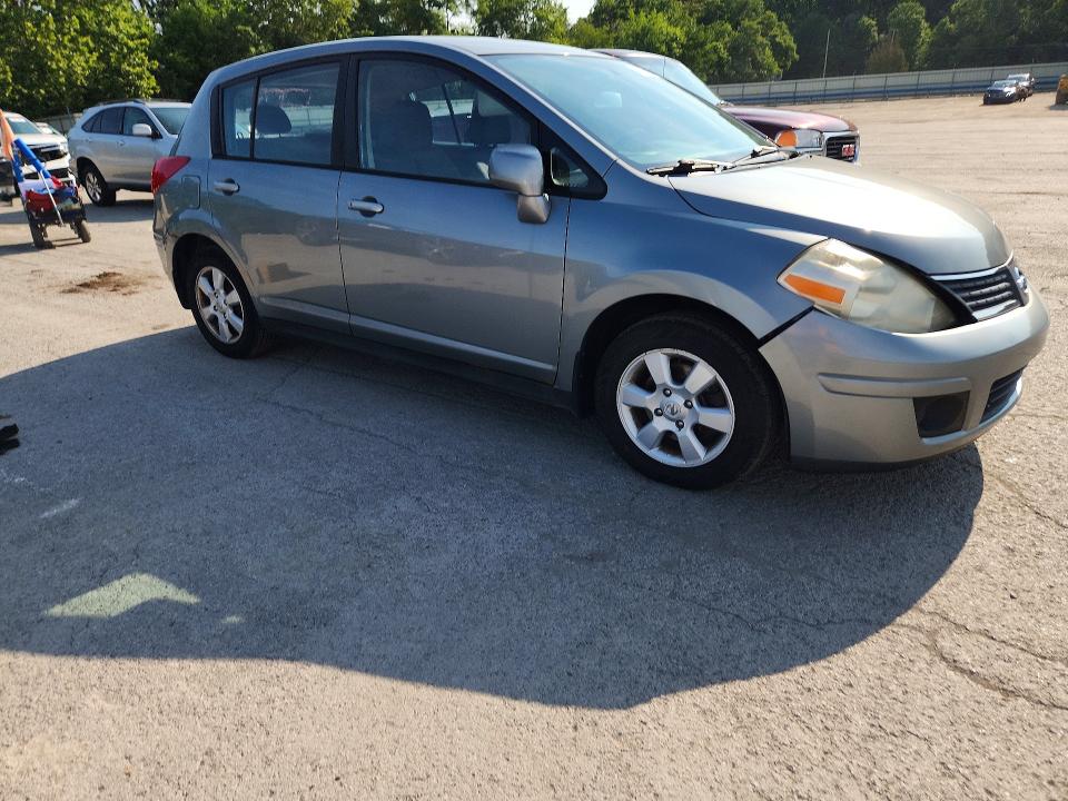 62592876 :رقم المزاد ، 3N1BC13E77L450547 vin ، 2007 Nissan Versa مزاد بيع