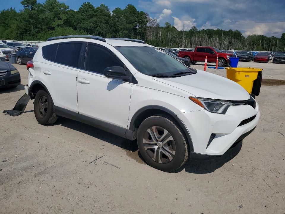 61411746 :رقم المزاد ، 2T3ZFREV3JW457607 vin ، 2018 Toyota Rav4 مزاد بيع