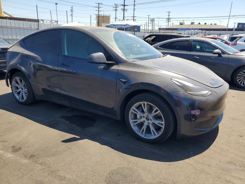Продажа на аукционе авто 2024 Tesla Model Y, vin: 7SAYGDEE9RF081804, номер лота: 62345176