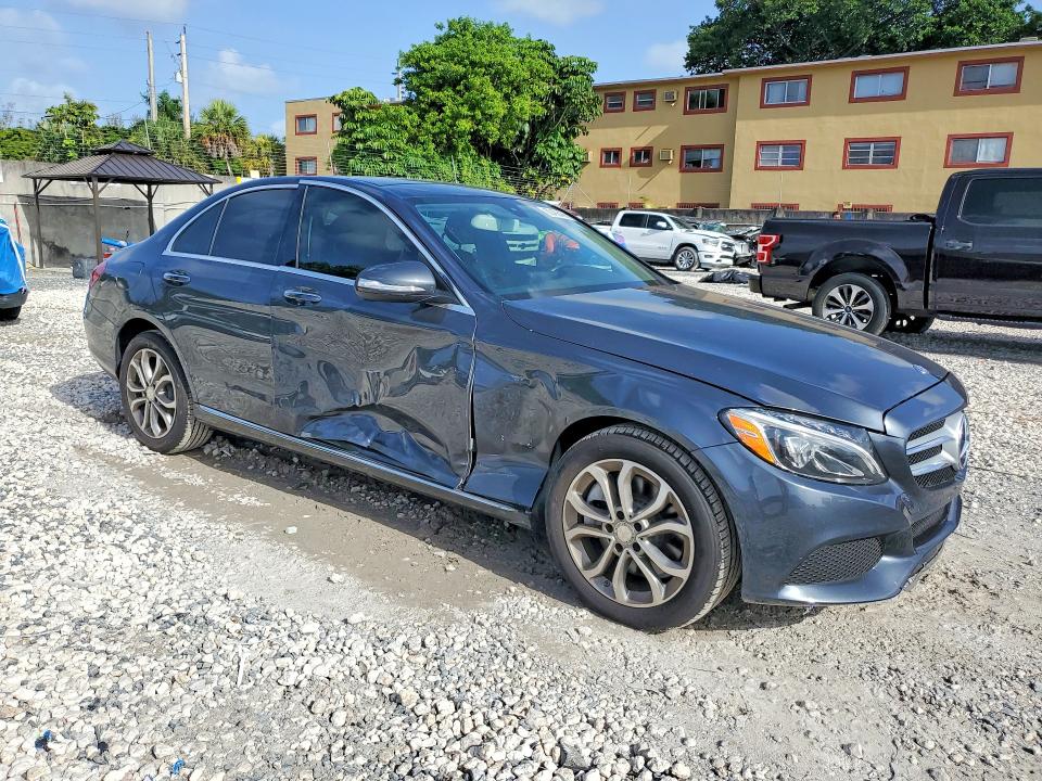 60466486 :رقم المزاد ، 55SWF4KB7FU063149 vin ، 2015 Mercedes-benz C مزاد بيع