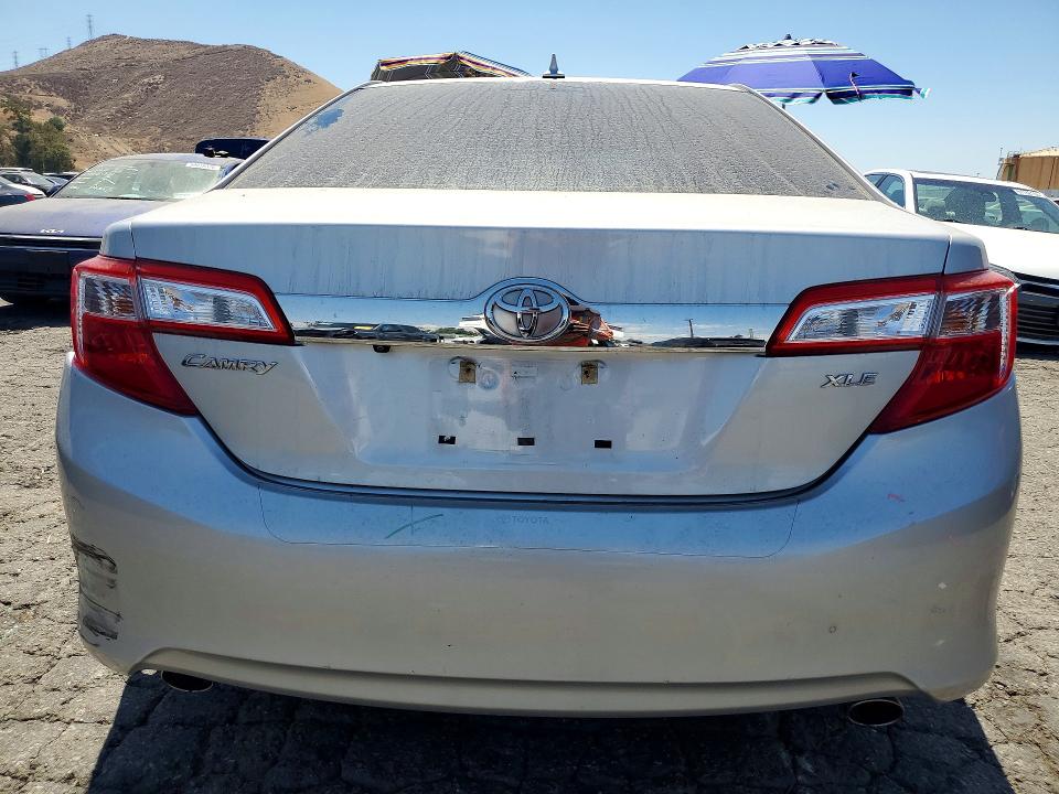 61138676 :رقم المزاد ، 4T1BK1FK3CU511924 vin ، 2012 Toyota Camry مزاد بيع