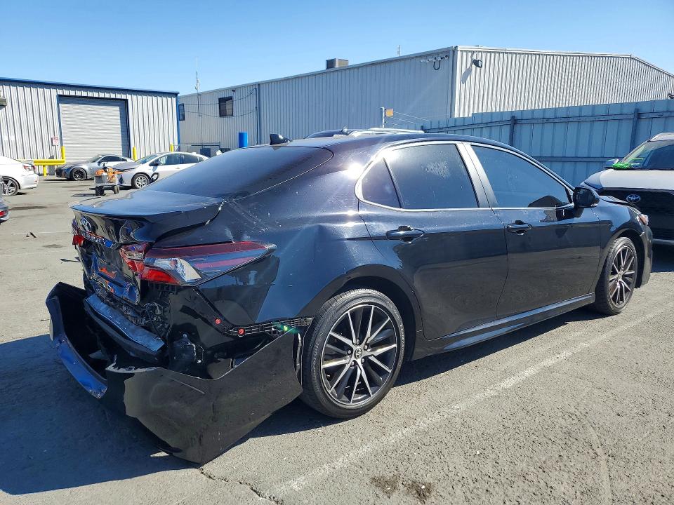 Продаж на аукціоні авто 2021 Toyota Camry, vin: 4T1T11AK2MU440280, номер лоту: 62726576