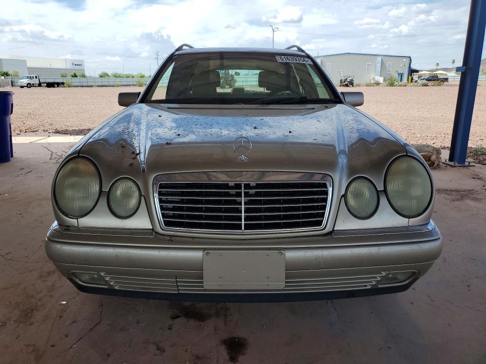 61639356 :رقم المزاد ، WDBJH82F8XX026830 vin ، 1999 Mercedes-benz E مزاد بيع