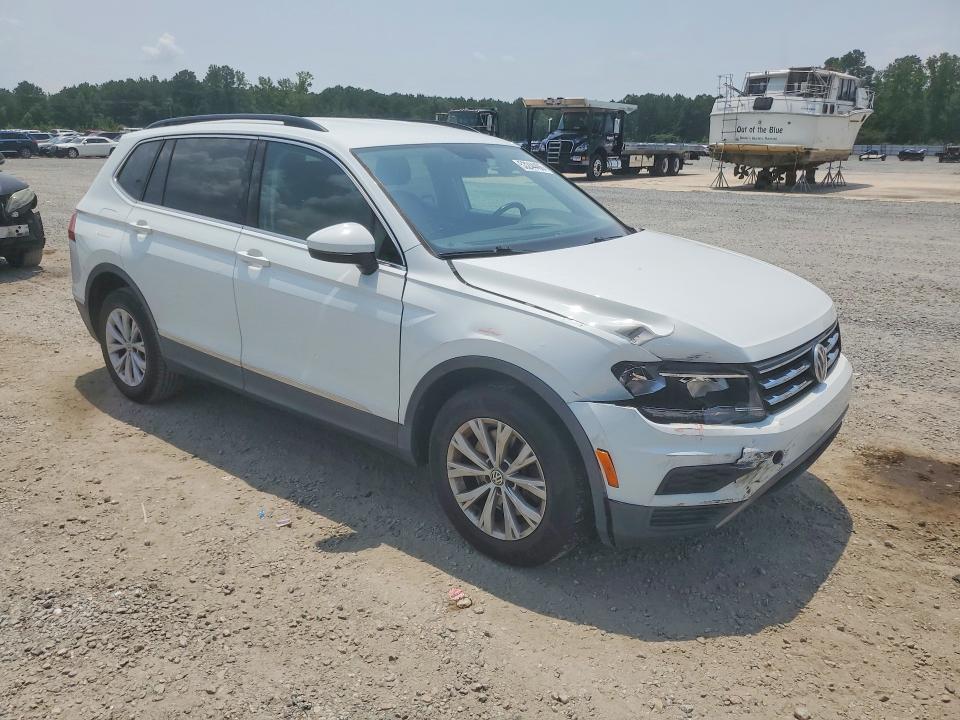 53244406 :رقم المزاد ، 3VV3B7AX7JM073958 vin ، 2018 Volkswagen Tiguan مزاد بيع