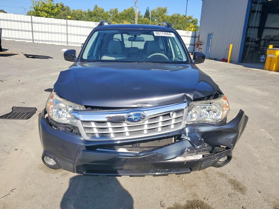 60174866 :رقم المزاد ، JF2SHAFC8CH457137 vin ، 2012 Subaru Forester مزاد بيع
