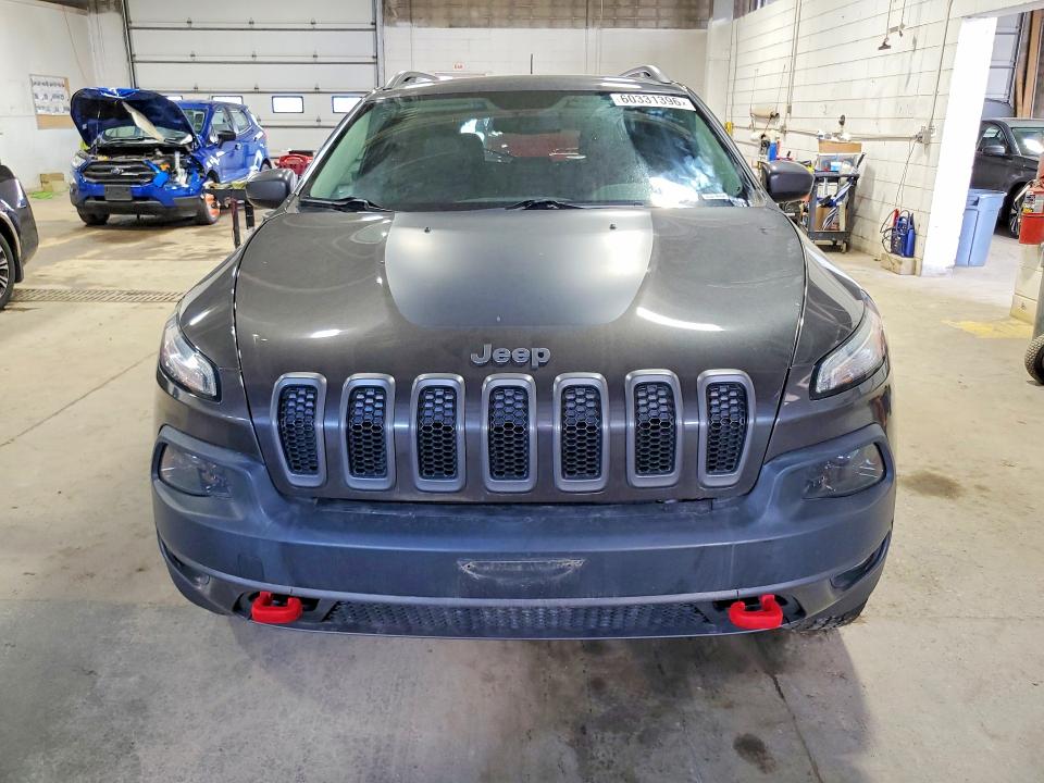 60331396 :رقم المزاد ، 1C4PJMBS4HW561277 vin ، 2017 Jeep Cherokee مزاد بيع