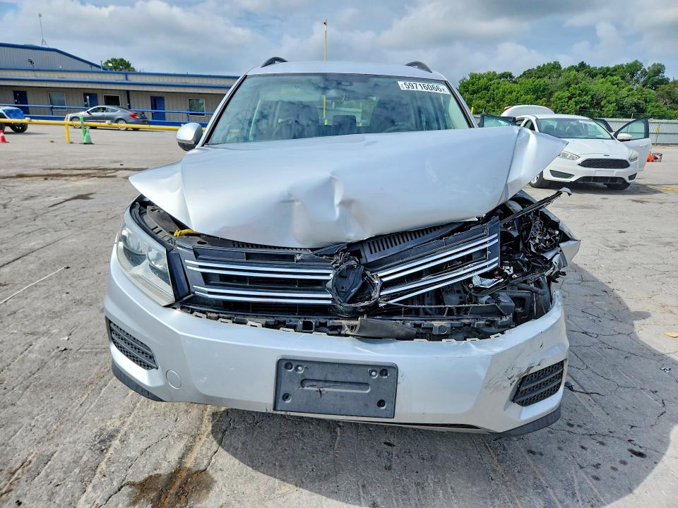 2017 Volkswagen Tiguan მანქანა იყიდება აუქციონზე, vin: WVGAV7AX9HK027381, აუქციონის ნომერი: 59716066