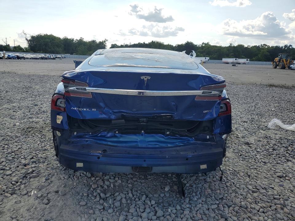 62500746 :رقم المزاد ، 5YJSA1E2XFF105337 vin ، 2015 Tesla Model S مزاد بيع