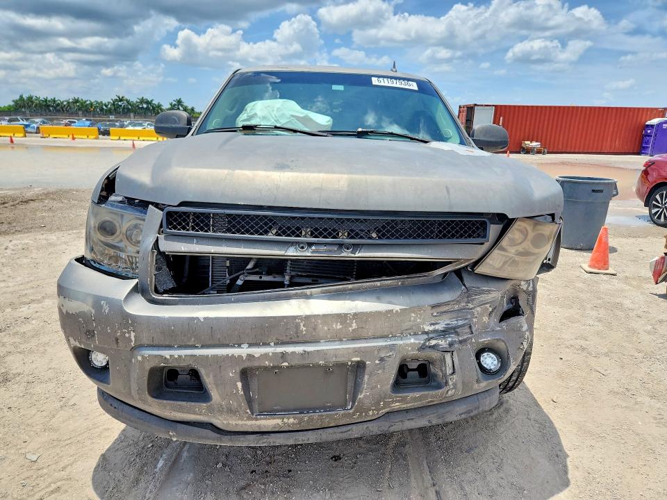 61197936 :رقم المزاد ، 3GNFC16068G148943 vin ، 2008 Chevrolet Suburban مزاد بيع
