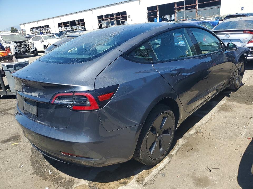60268106 :رقم المزاد ، 5YJ3E1EAXPF447811 vin ، 2023 Tesla Model 3 مزاد بيع