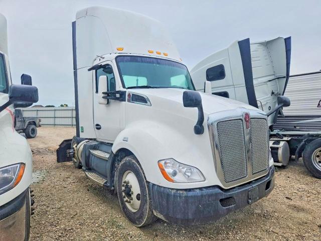 57911206 :رقم المزاد ، 1XKYA48X8GJ496523 vin ، 2016 Kenworth Construction مزاد بيع