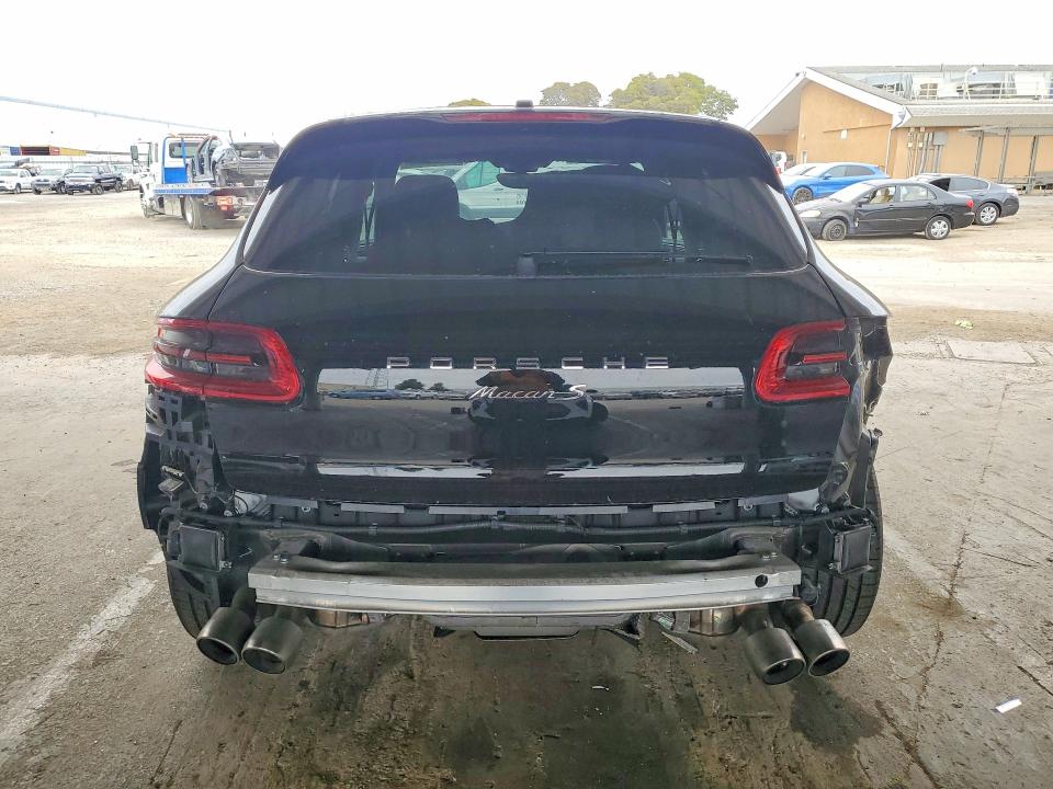 59730406 :رقم المزاد ، WP1AB2A53JLB31314 vin ، 2018 Porsche Macan مزاد بيع