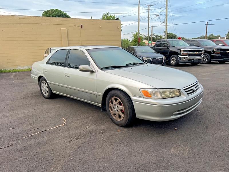 2000 Toyota Camry მანქანა იყიდება აუქციონზე, vin: JT2BG22K2Y0450820, აუქციონის ნომერი: 62009086