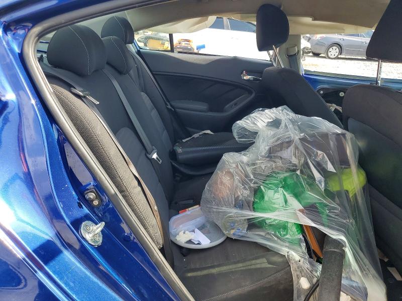 60590536 :رقم المزاد ، 3KPFL4A72HE141272 vin ، 2017 Kia Forte مزاد بيع