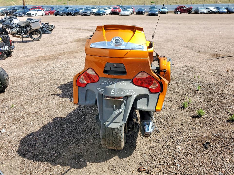 2014 Can-am Spyder Roadster მანქანა იყიდება აუქციონზე, vin: 2BXNBDD13EV000069, აუქციონის ნომერი: 62918266