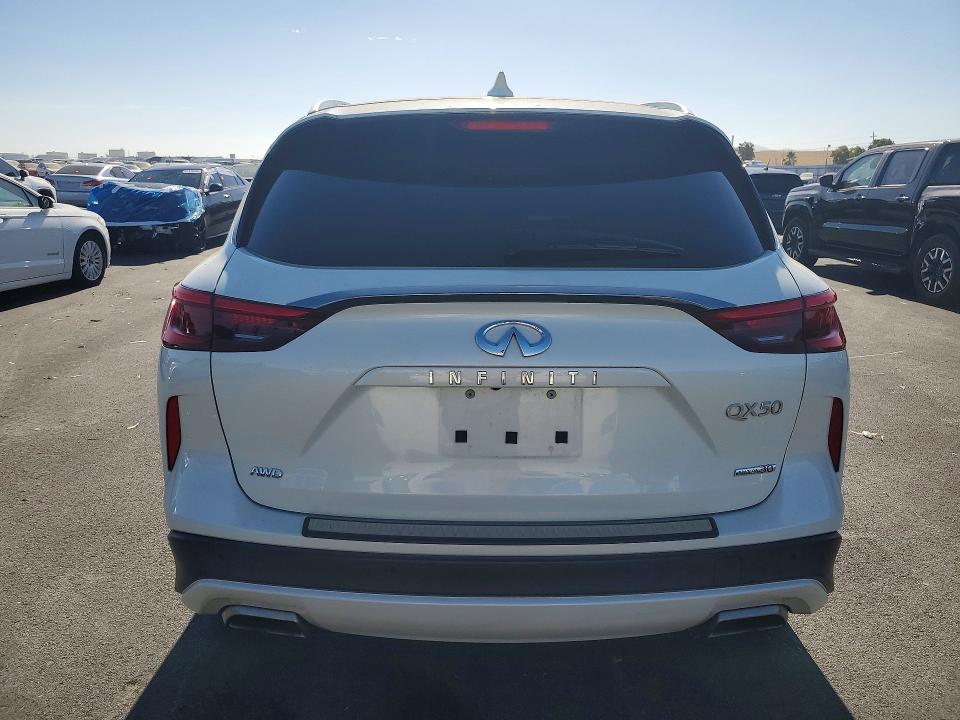 61307076 :رقم المزاد ، 3PCAJ5M38LF108956 vin ، 2020 Infiniti Qx50 مزاد بيع