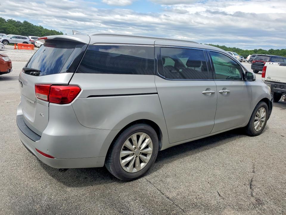 63028246 :رقم المزاد ، KNDMC5C13F6022719 vin ، 2015 Kia Sedona مزاد بيع
