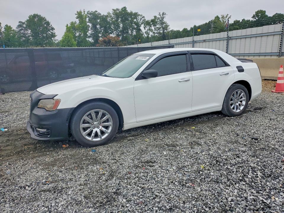 61058096 :رقم المزاد ، 2C3CCAET7DH650222 vin ، 2013 Chrysler 300c مزاد بيع