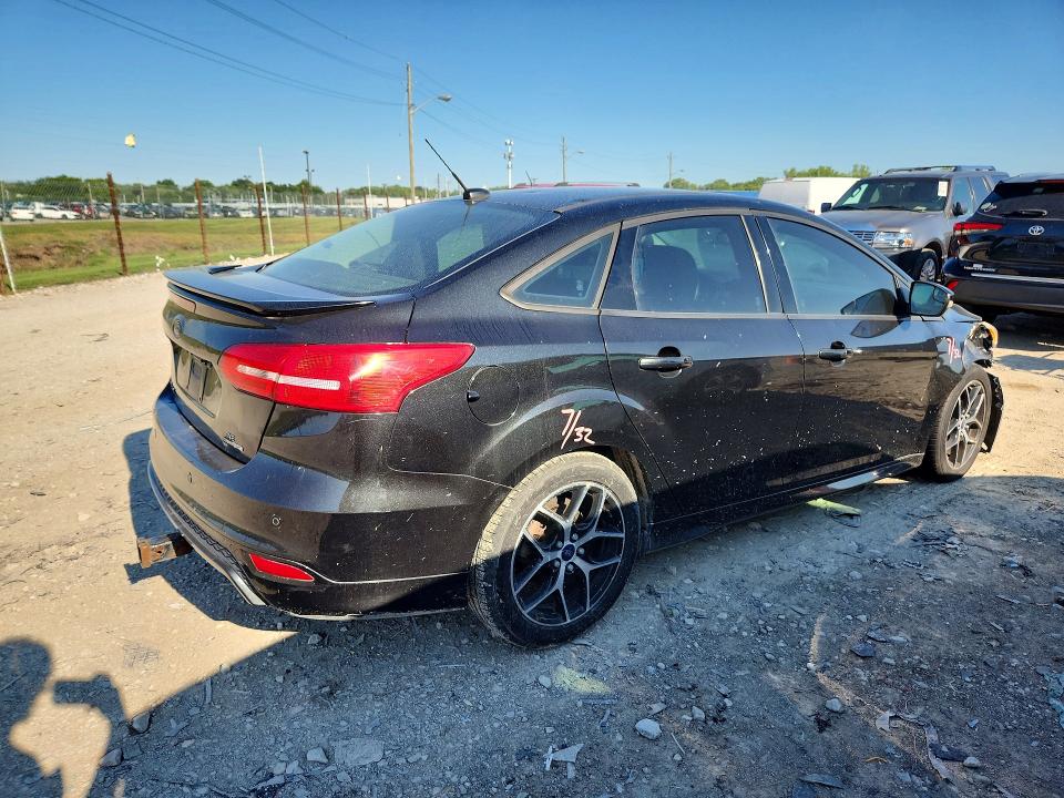 62764556 :رقم المزاد ، 1FADP3F24FL340627 vin ، 2015 Ford Focus مزاد بيع