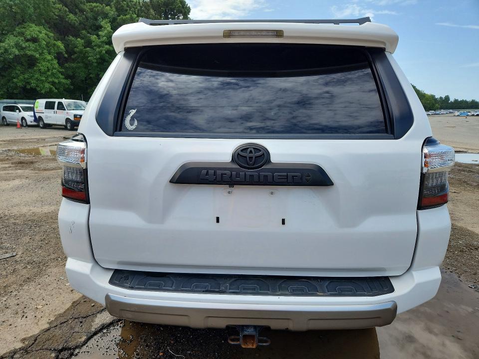 61532526 :رقم المزاد ، JTERU5JRXM5947606 vin ، 2021 Toyota 4runner مزاد بيع