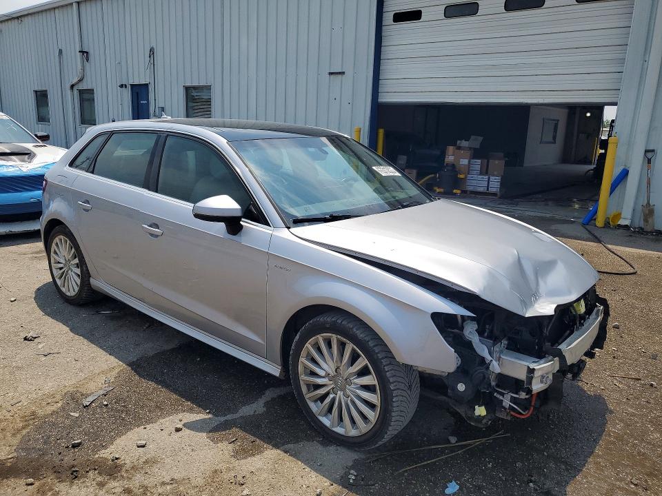 63313626 :رقم المزاد ، WAUTPBFF3HA055237 vin ، 2017 Audi A3 مزاد بيع